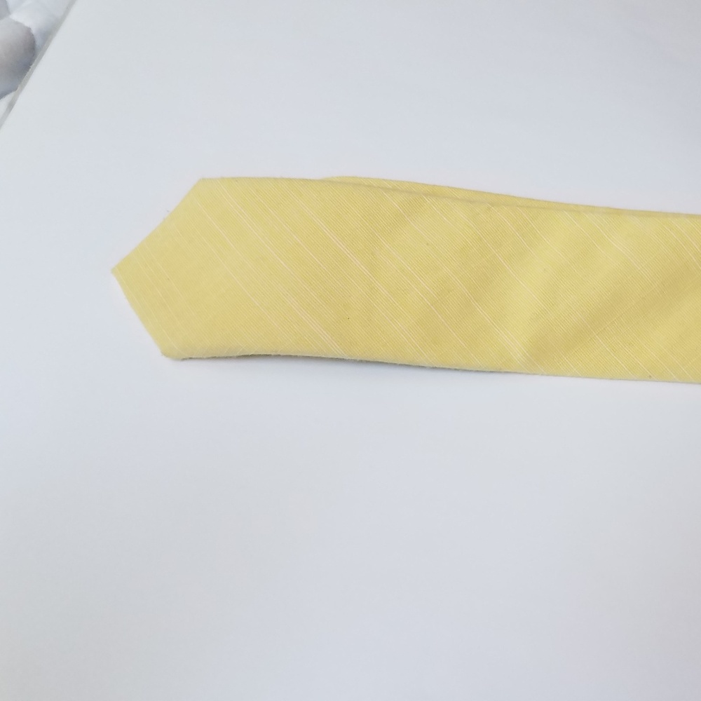 Yellow Penguin skinny neck tie
